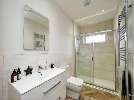 3 bedroom Bungalow for sale in Bramcote Road, Beeston, NG9