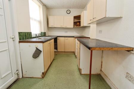 2 bedroom End of terrace house for sale in Oakland Terrace, Long Eaton, NG10