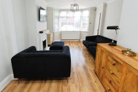 3 bedroom Semi-detached house to let in Erewash Grove, Toton, NG9