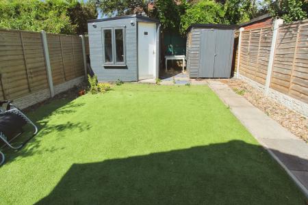 3 bedroom Semi-detached house to let in Erewash Grove, Toton, NG9