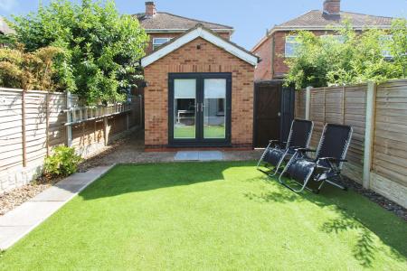 3 bedroom Semi-detached house to let in Erewash Grove, Toton, NG9