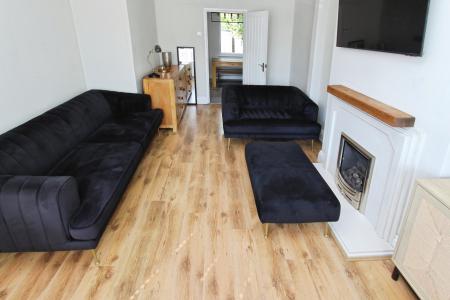 3 bedroom Semi-detached house to let in Erewash Grove, Toton, NG9