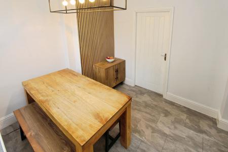 3 bedroom Semi-detached house to let in Erewash Grove, Toton, NG9