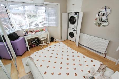 3 bedroom Semi-detached house to let in Erewash Grove, Toton, NG9