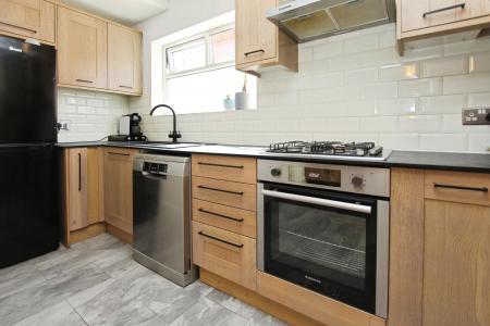 3 bedroom Semi-detached house to let in Erewash Grove, Toton, NG9