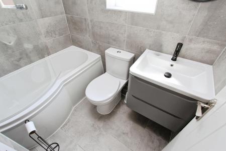 3 bedroom Semi-detached house to let in Erewash Grove, Toton, NG9