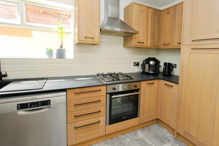 3 bedroom Semi-detached house to let in Erewash Grove, Toton, NG9