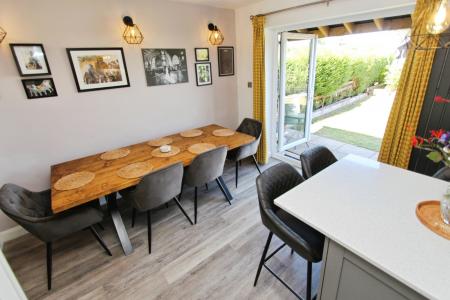 4 bedroom Semi-detached house for sale in Holden Avenue, Aston-On-Trent, DE72