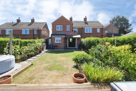 4 bedroom Semi-detached house for sale in Holden Avenue, Aston-On-Trent, DE72