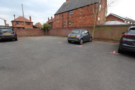 2 bedroom Flat to let in Wren Court, Sawley, NG10