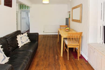 3 bedroom Semi-detached house for sale in Salisbury Street, Beeston, Beeston, NG9
