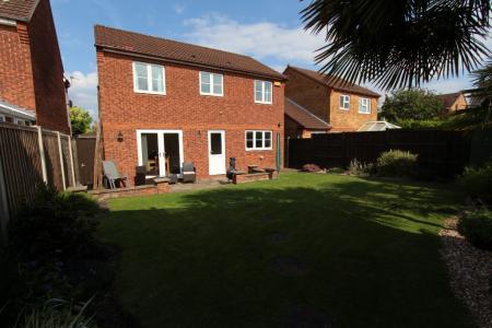 4 bedroom Detached house to let in Staniland Close, Beeston, NG9