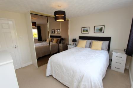 4 bedroom Detached house to let in Staniland Close, Beeston, NG9
