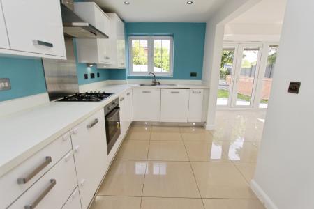 3 bedroom Detached house for sale in Bye Pass Road, Beeston, NG9