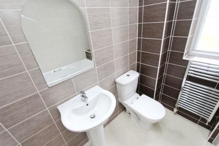 3 bedroom Detached house for sale in Bye Pass Road, Beeston, NG9