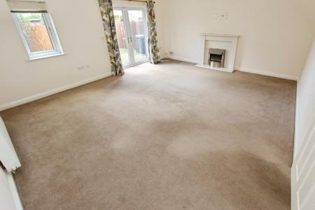 3 bedroom Semi-detached house to let in Draycott Road, Sawley, NG10