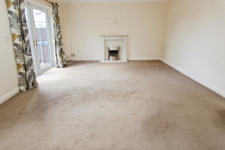 3 bedroom Semi-detached house to let in Draycott Road, Sawley, NG10