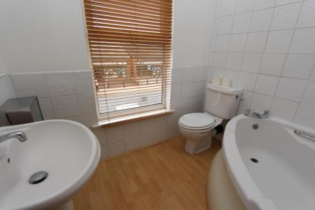 1 bedroom Flat to let in Derby Road, Stapleford, NG9