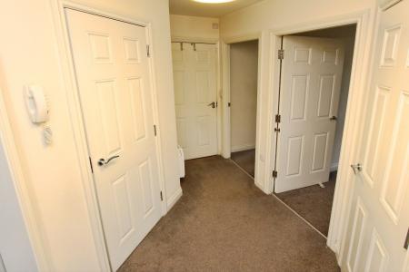 2 bedroom Flat to let in Robinson Court, Chilwell, NG9