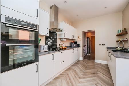 3 bedroom Semi-detached house for sale in Hawthorne Avenue, Long Eaton, Long Eaton, NG10