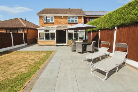 4 bedroom Detached house for sale in Fulwood Drive, Long Eaton, Long Eaton, NG10
