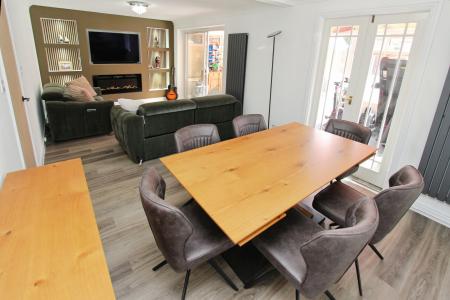 4 bedroom Detached house for sale in Fulwood Drive, Long Eaton, Long Eaton, NG10