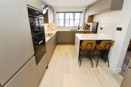 4 bedroom Detached house for sale in Fulwood Drive, Long Eaton, Long Eaton, NG10