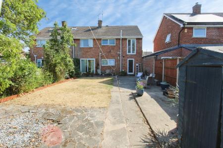 4 bedroom Semi-detached house for sale in Riber Close, Long Eaton, NG10