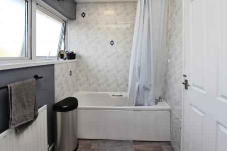 4 bedroom Semi-detached house for sale in Riber Close, Long Eaton, NG10