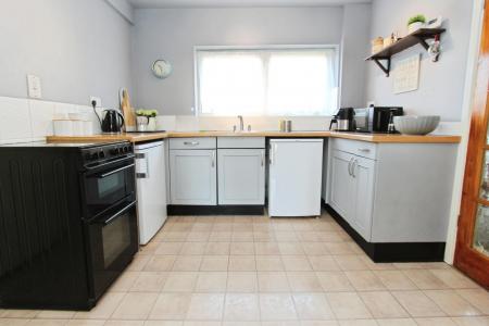 4 bedroom Semi-detached house for sale in Riber Close, Long Eaton, NG10