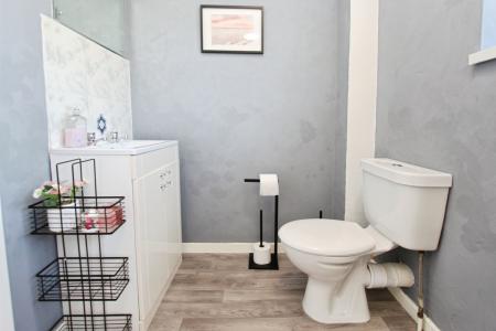 4 bedroom Semi-detached house for sale in Riber Close, Long Eaton, NG10