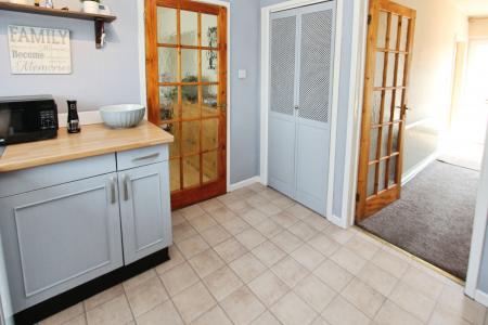 4 bedroom Semi-detached house for sale in Riber Close, Long Eaton, NG10