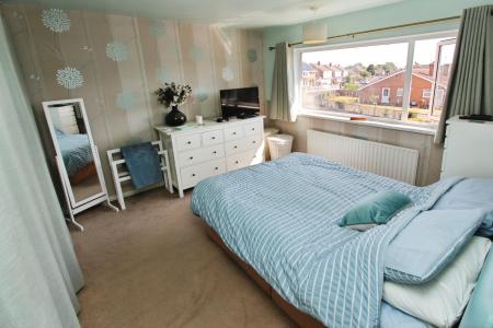 4 bedroom Semi-detached house for sale in Riber Close, Long Eaton, NG10