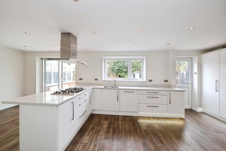 5 bedroom Detached house for sale in Holmes Road, Breaston, DE72