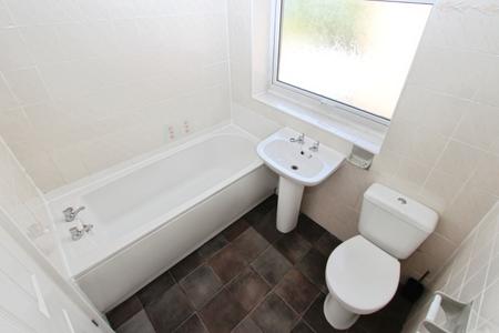 4 bedroom Detached house to let in Appledore Avenue, Wollaton, Nottingham, NG8
