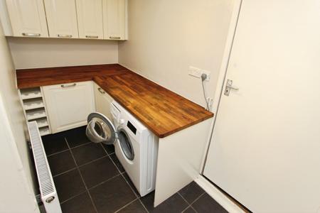 4 bedroom Detached house to let in Appledore Avenue, Wollaton, Nottingham, NG8