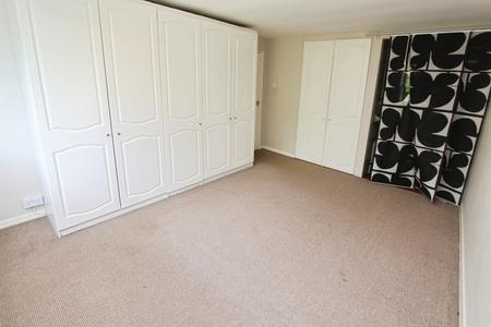 4 bedroom Detached house to let in Appledore Avenue, Wollaton, Nottingham, NG8