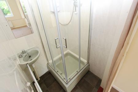 4 bedroom Detached house to let in Appledore Avenue, Wollaton, Nottingham, NG8