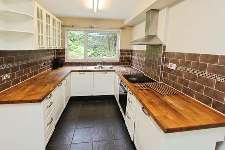 4 bedroom Detached house to let in Appledore Avenue, Wollaton, Nottingham, NG8