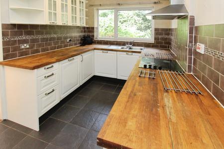 4 bedroom Detached house to let in Appledore Avenue, Wollaton, Nottingham, NG8