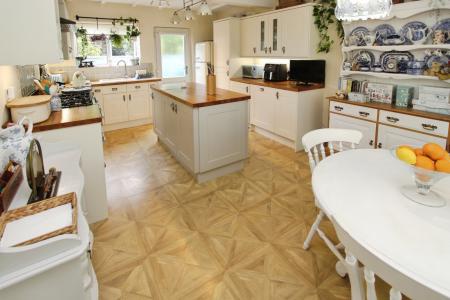 3 bedroom Detached house for sale in College Street, Long Eaton, NG10