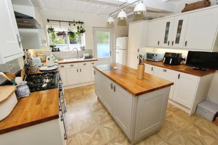 3 bedroom Detached house for sale in College Street, Long Eaton, NG10