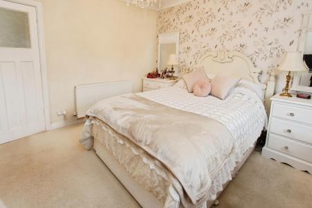 3 bedroom Detached house for sale in College Street, Long Eaton, NG10