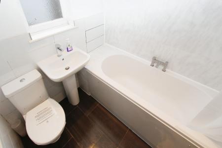 3 bedroom Semi-detached house to let in Marton Road, Beeston, Beeston, NG9