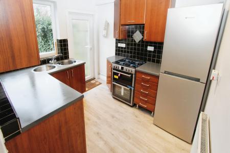 3 bedroom Semi-detached house to let in Marton Road, Beeston, Beeston, NG9