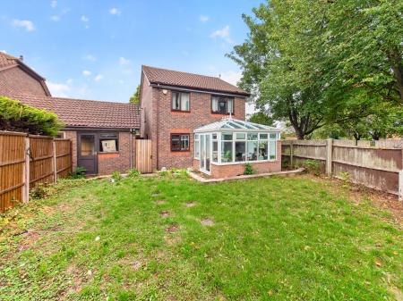 3 bedroom Detached house for sale in Mountbatten Way, Beeston, NG9