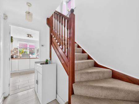 3 bedroom Detached house for sale in Mountbatten Way, Beeston, NG9