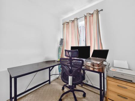 3 bedroom Detached house for sale in Mountbatten Way, Beeston, NG9