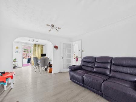 3 bedroom Detached house for sale in Mountbatten Way, Beeston, NG9