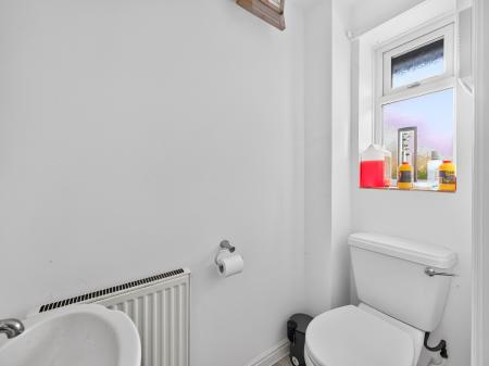 3 bedroom Detached house for sale in Mountbatten Way, Beeston, NG9